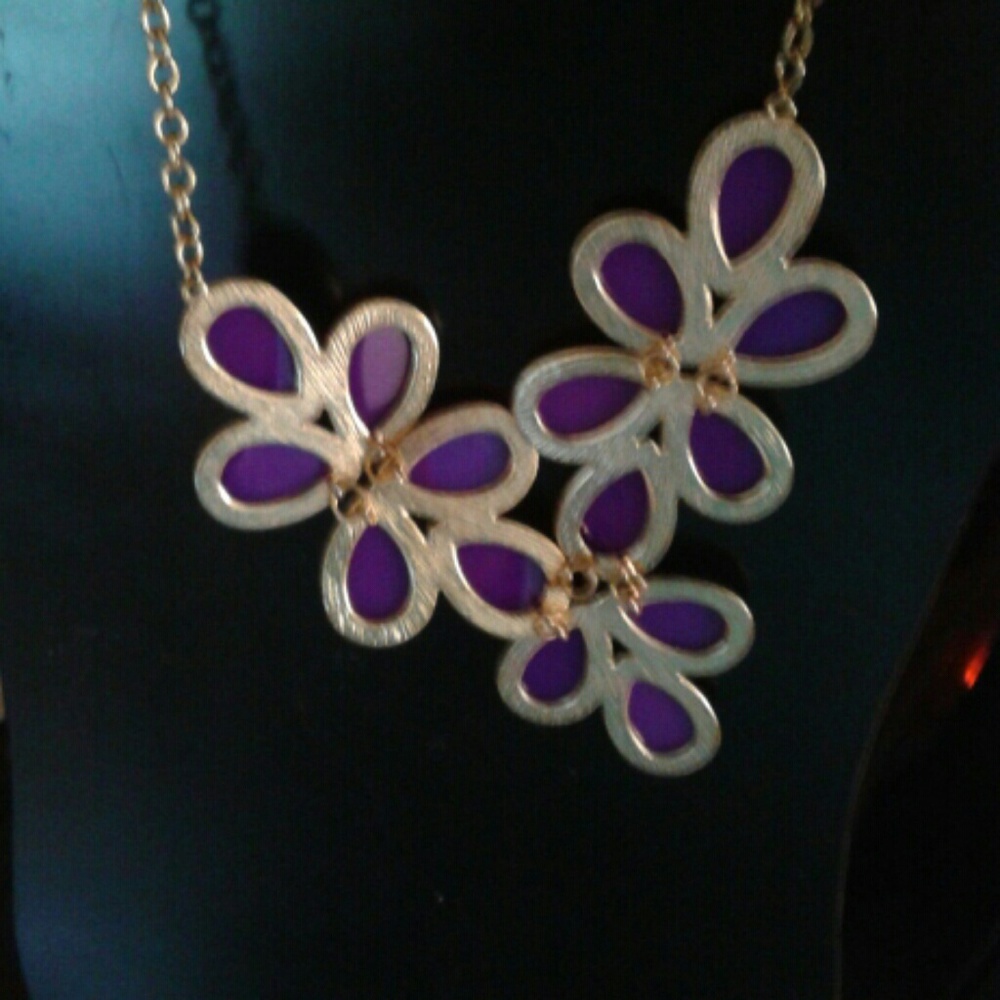 Vintage gold tone purple center shiny bright stones - Picture 4 of 5